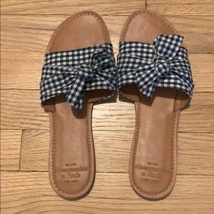 Abercrombie Bow Slide Sandal - Size 8/9